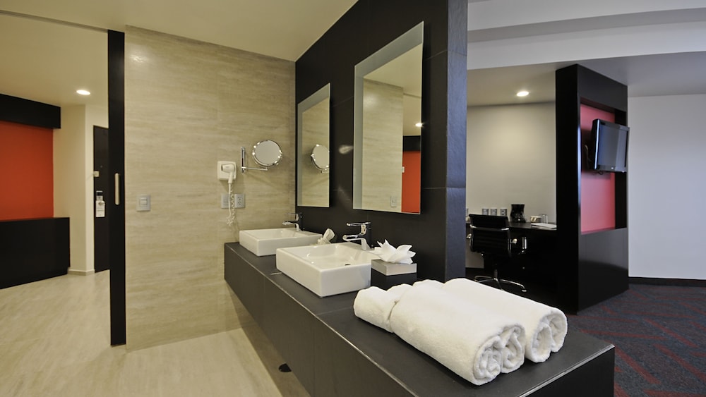 holiday inn mexico dali airport by ihg