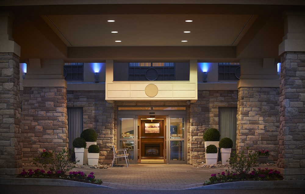 Holiday Inn Express & Suites Huntsville By Ihg,Huntsville>>Baysville,3 star