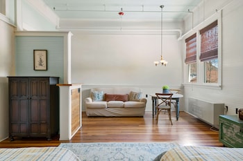 mccloud mercantile hotel