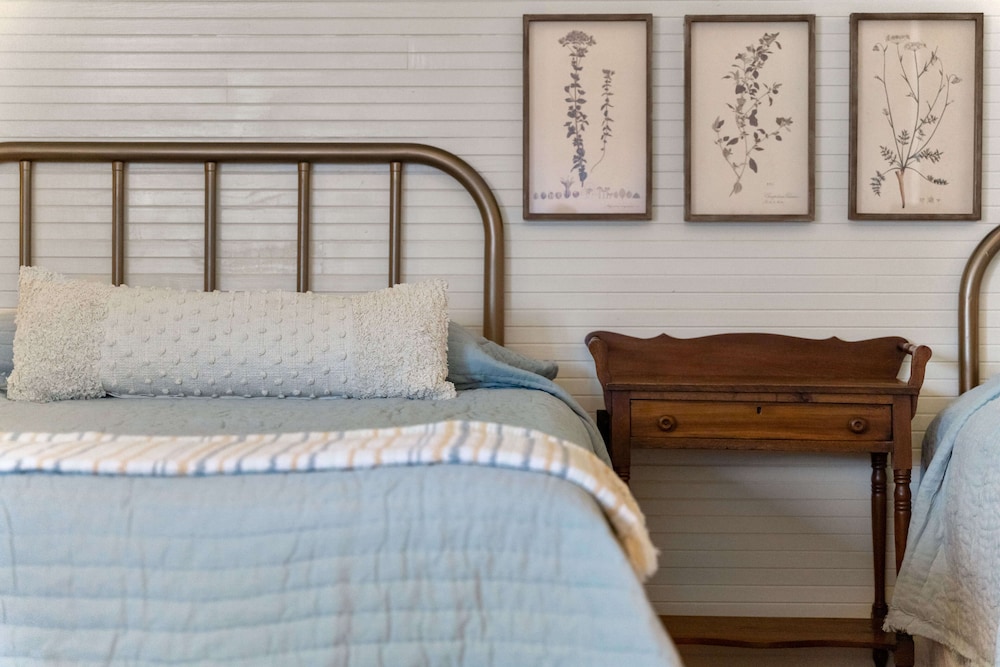 mccloud mercantile hotel