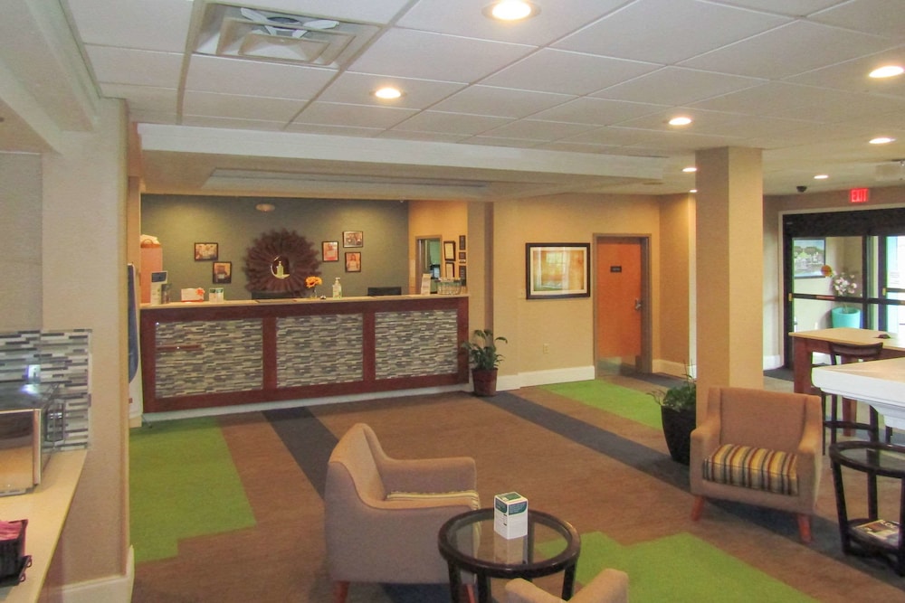 econo lodge inn and suites