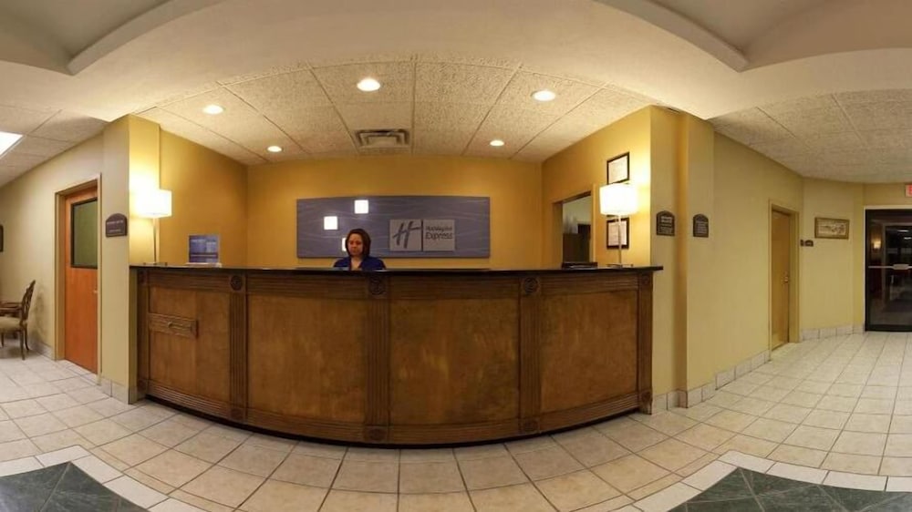 econo lodge inn and suites