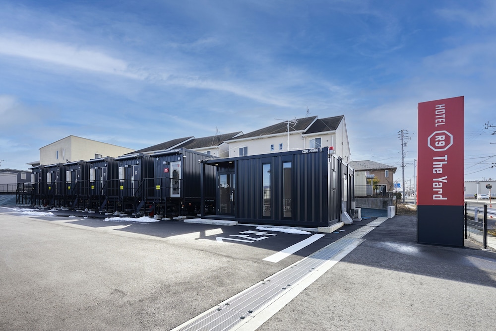 hotel r9 the yard inabe