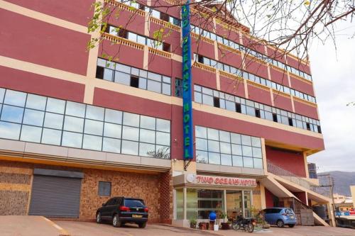two oceans hotel voi