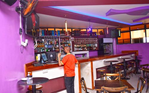 two oceans hotel voi