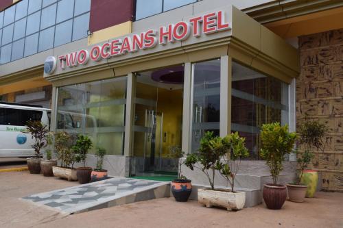 two oceans hotel voi
