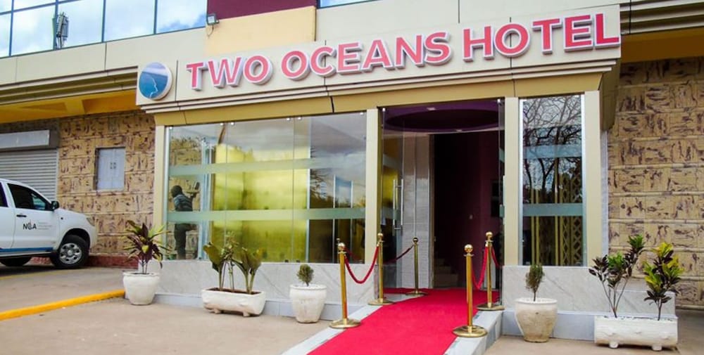 two oceans hotel voi