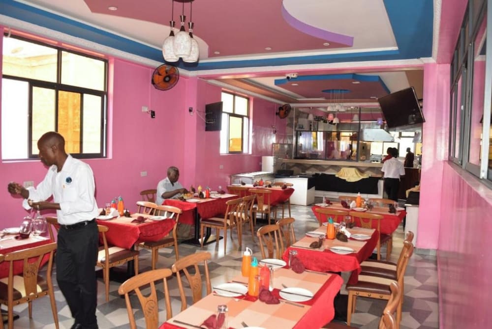 two oceans hotel voi