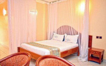 two oceans hotel voi