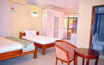 two oceans hotel voi