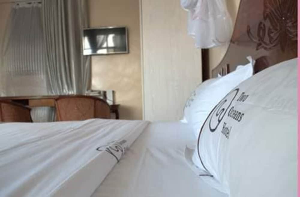two oceans hotel voi
