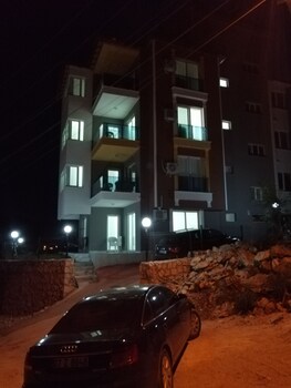 deniz apart