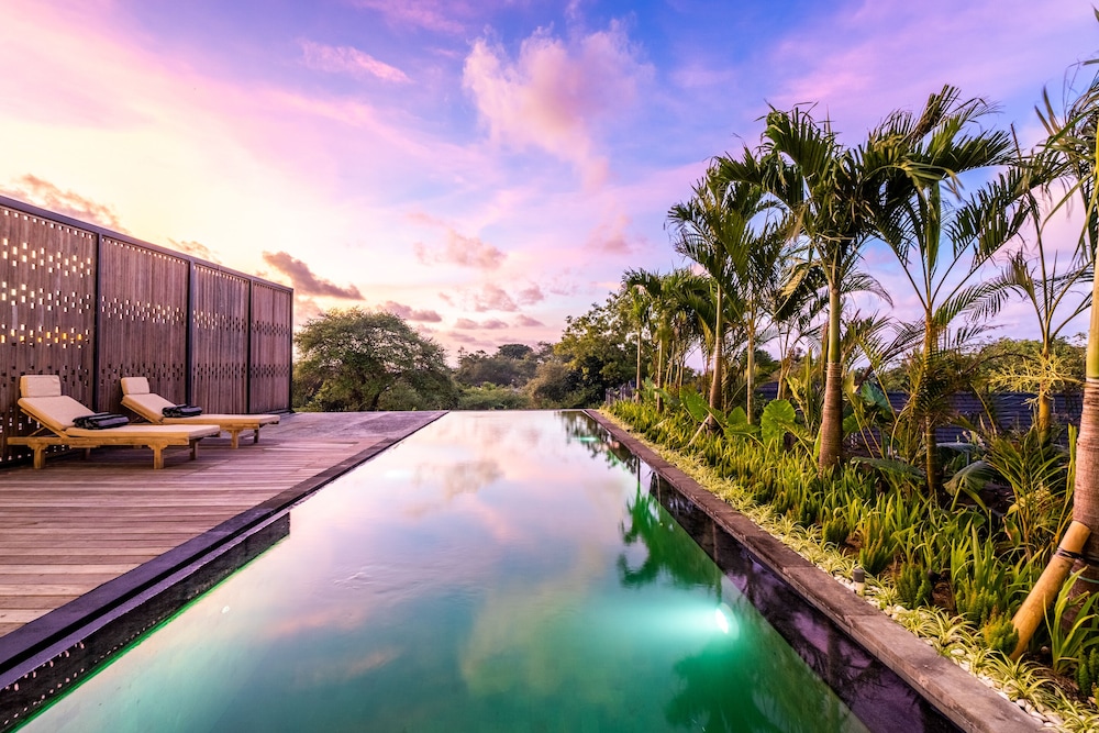 balangan beach villa freya