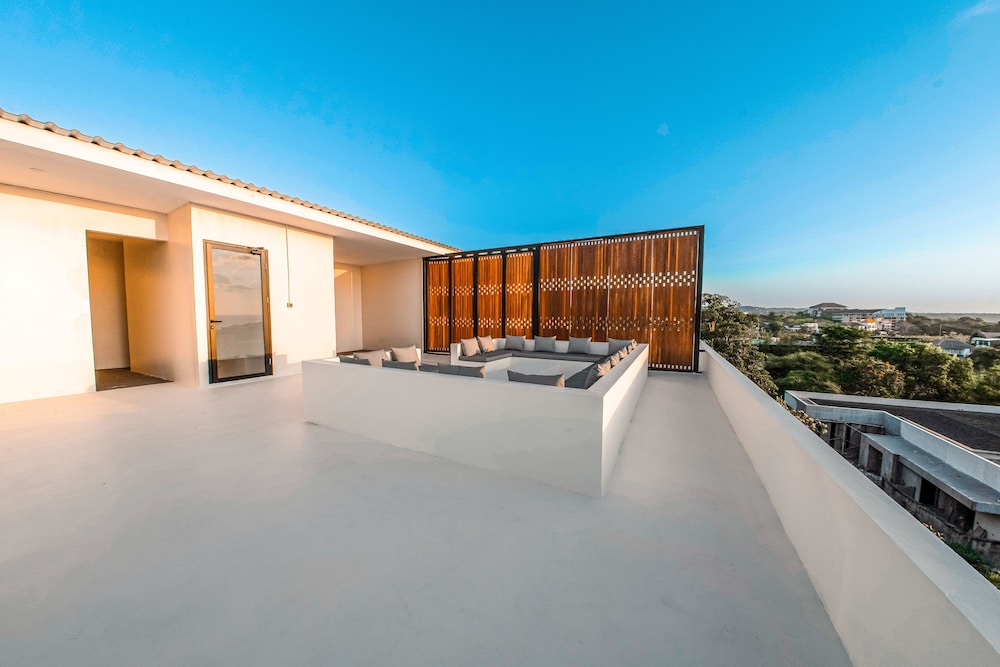 balangan beach villa freya