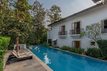 ama stays and trails 70 vale goa