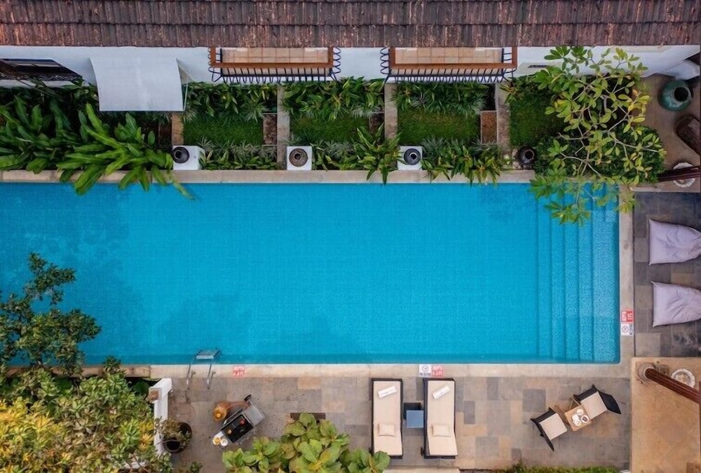 ama stays and trails 70 vale goa