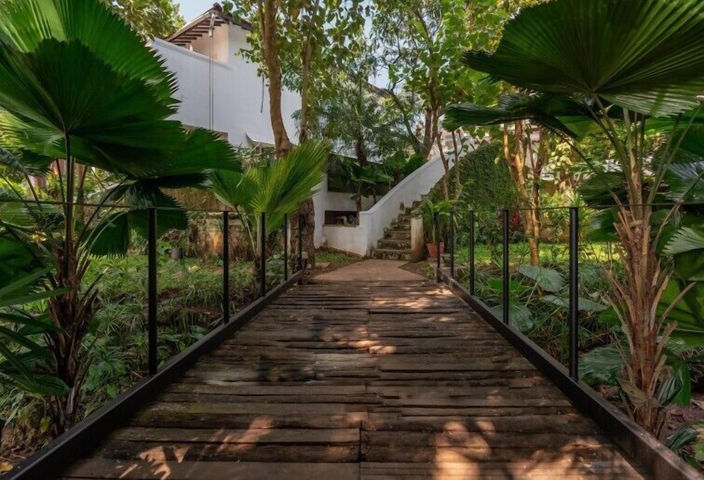 ama stays and trails 70 vale goa