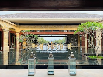 wanda reign resort and villa haitang bay