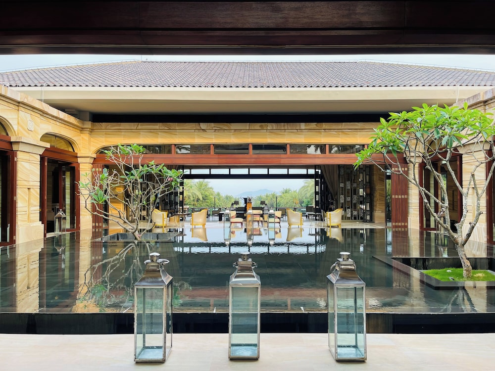 wanda reign resort and villa haitang bay