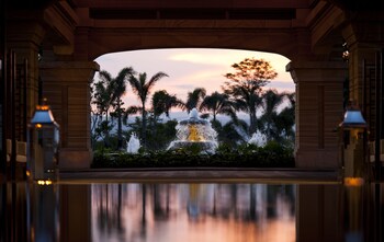 wanda reign resort and villa haitang bay