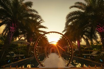 wanda reign resort and villa haitang bay