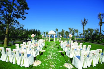 wanda reign resort and villa haitang bay