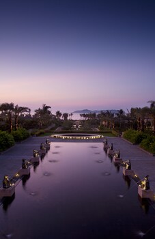 wanda reign resort and villa haitang bay