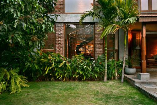 ama stays and trails the mango house alibag