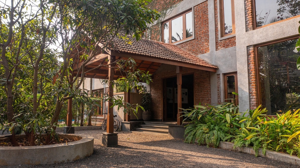 ama stays and trails the mango house alibag
