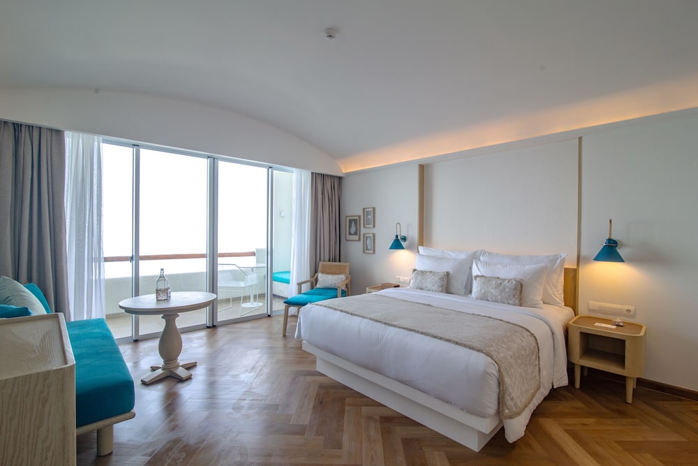 royal avila boutique resort