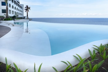 royal avila boutique resort