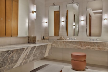 the ritz carlton amman