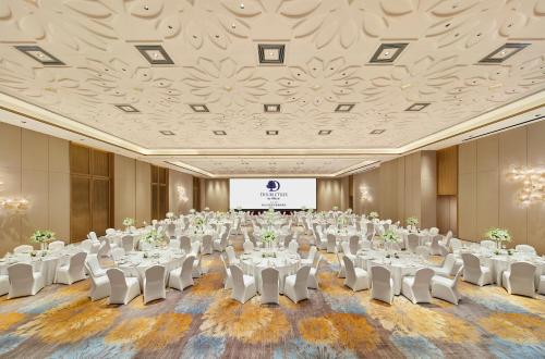 doubletree by hilton yaan