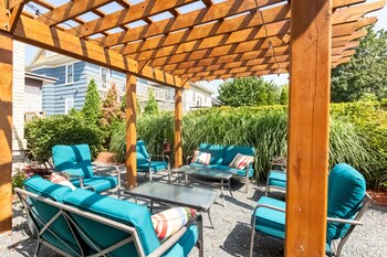 Braywood Inn,,4 star