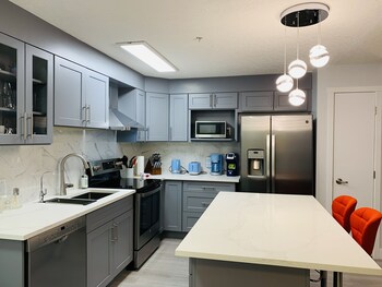 luxurious one bedroom suite windtower116