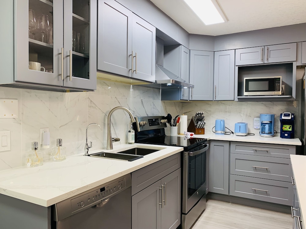 luxurious one bedroom suite windtower116