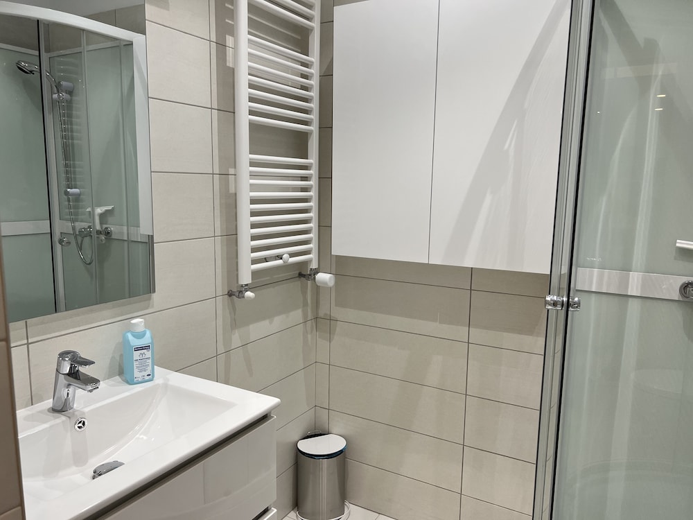 amazing 2 room penthouse cityview w13