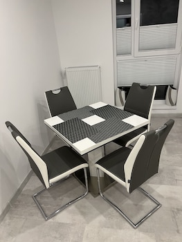 amazing 2 room penthouse cityview w13