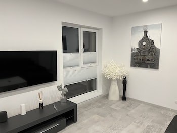 amazing 2 room penthouse cityview w13