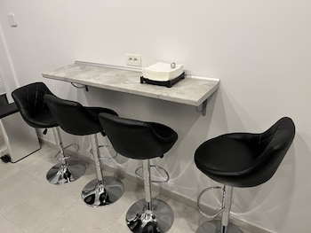 amazing 2 room penthouse cityview w13