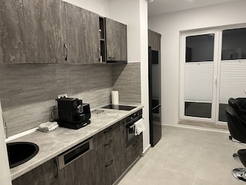 amazing 2 room penthouse cityview w13