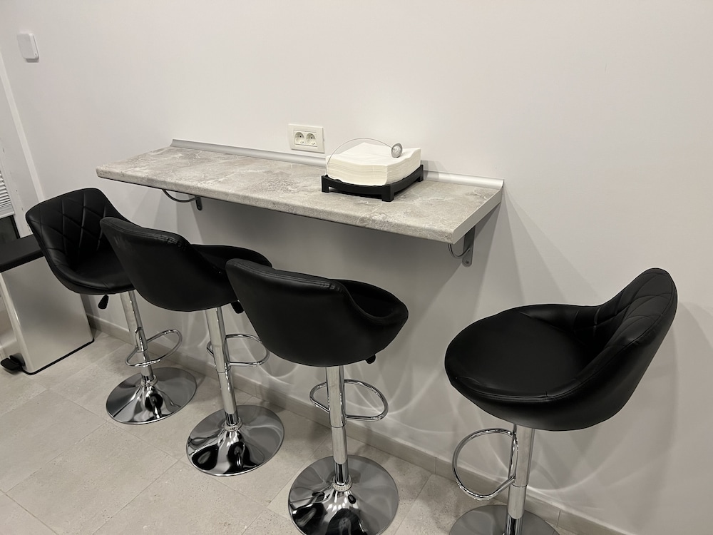 amazing 2 room penthouse cityview w13