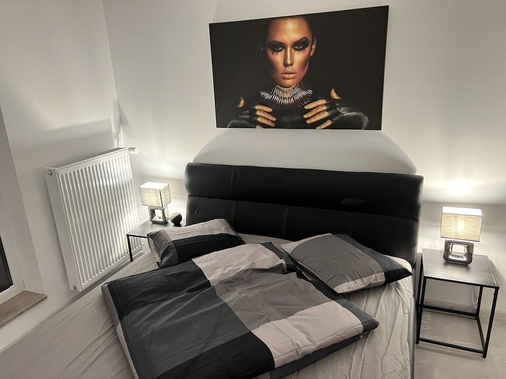 amazing 2 room penthouse cityview w13