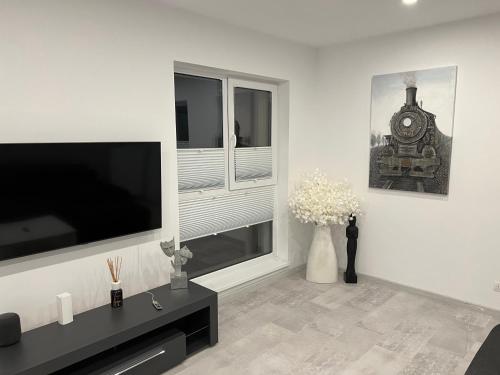 amazing 2 room penthouse cityview w13