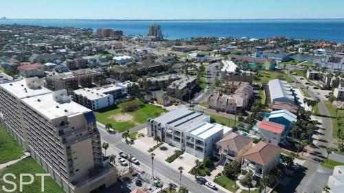 Coronado 302 2 Bedroom Home,5701 Gulf Boulevard,3 star