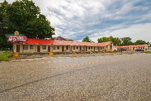 sunflower motel