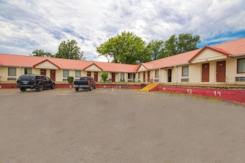 sunflower motel