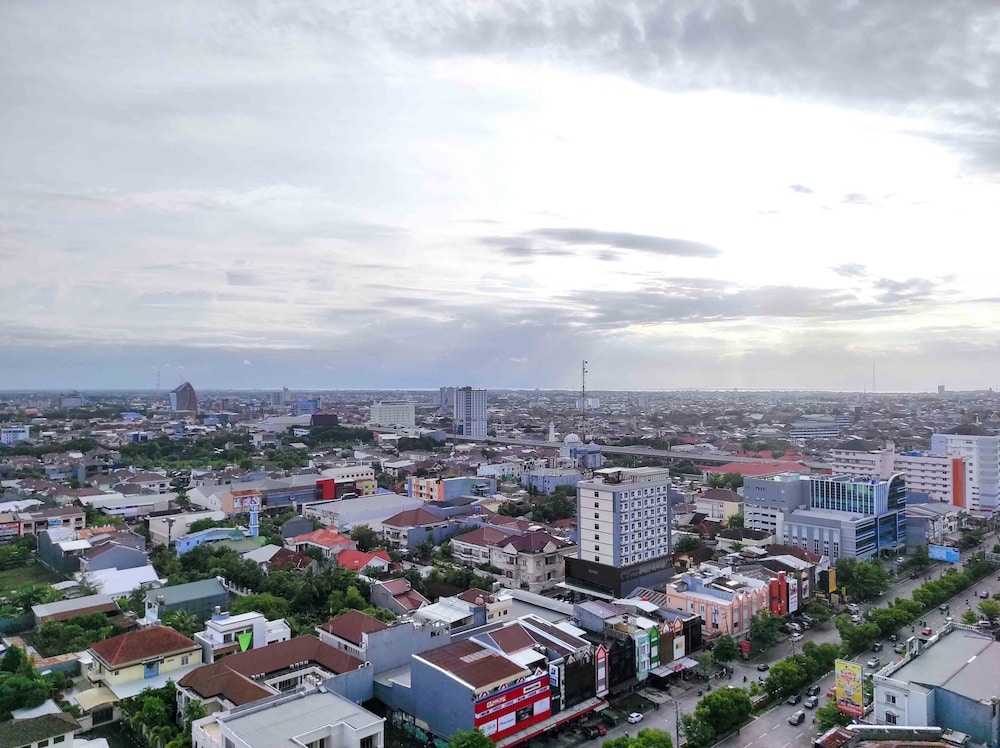 big and comfy 3br at vida view apartement