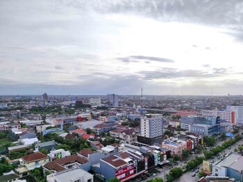 big and comfy 3br at vida view apartement