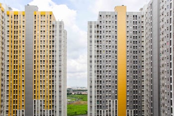 spacious and good 2br at springlake summarecon bekasi apartment